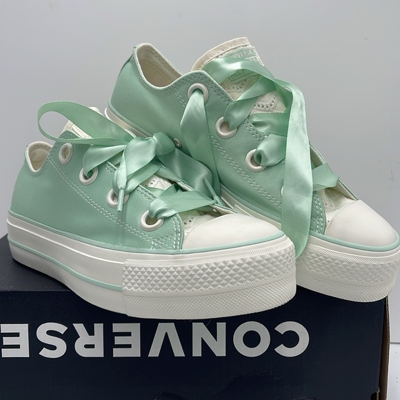 Converse WMNS CTAS LIFT OX
STICKY ALOE/EGRET/EGRET A10300C Platforms Sneakers - Picture 4 of 16